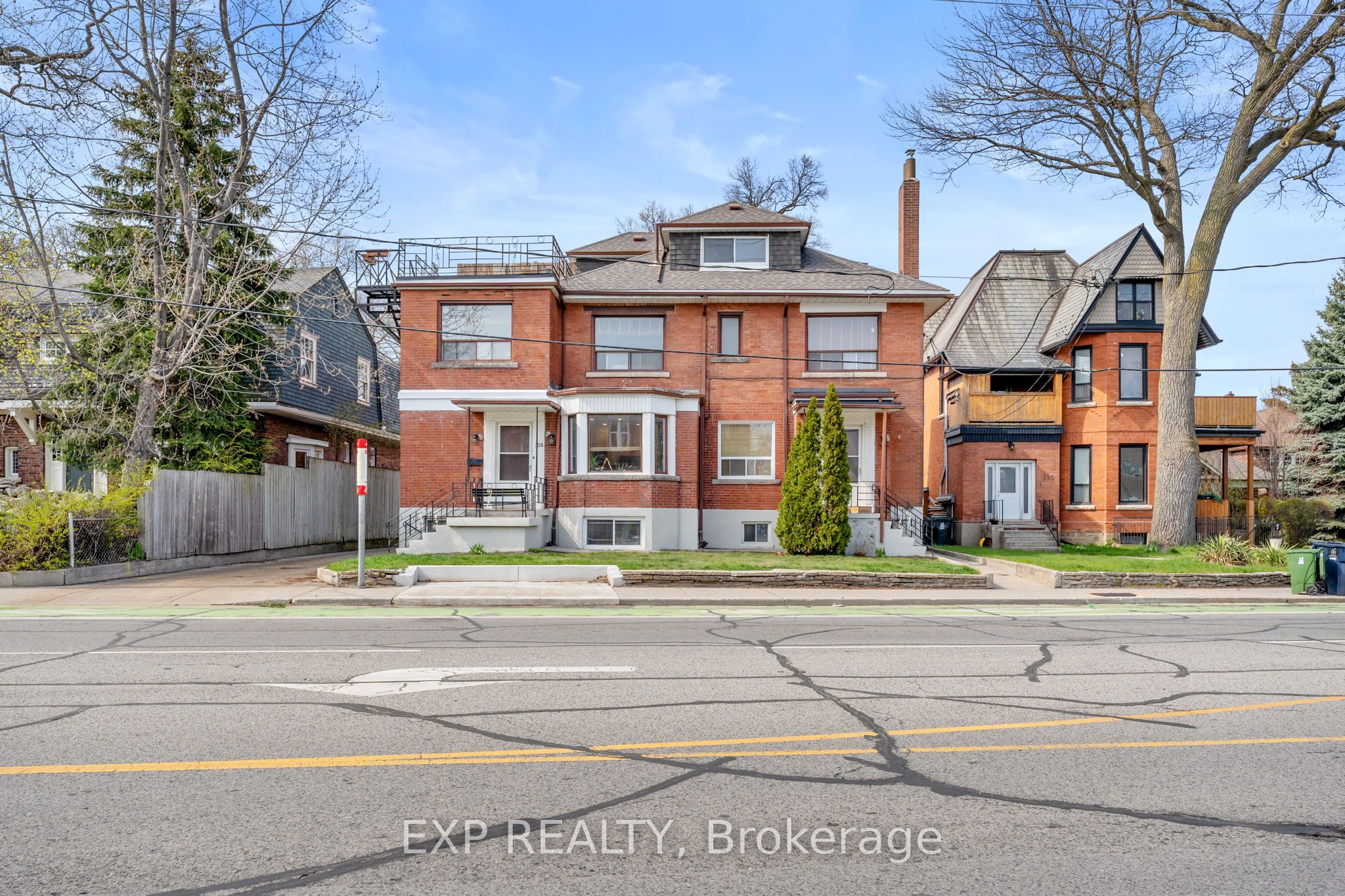 Residential in Toronto W02 2