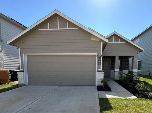 9953 Glenbrook Ln, Magnolia, TX, 77354-7033 | Card Image