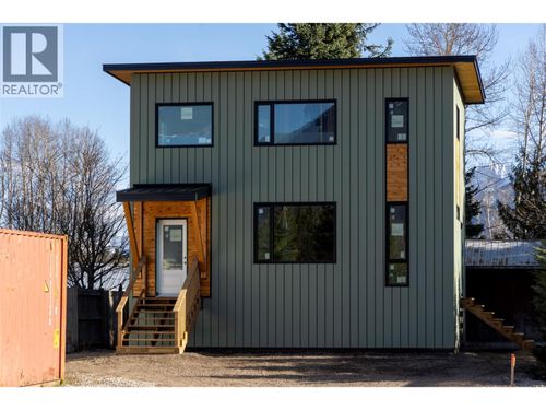 1170 Mcdonald Ave, Fernie, BC, V0B1M1 | Card Image