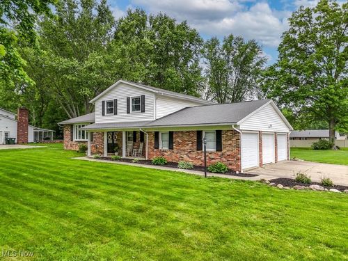 5571 Comanche St Nw, North Canton, OH, 44720-6724 | Card Image