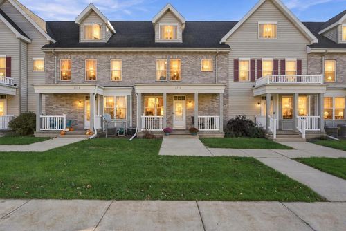 2795 Crinkle Root Dr, Fitchburg, WI, 53711-7612 | Card Image
