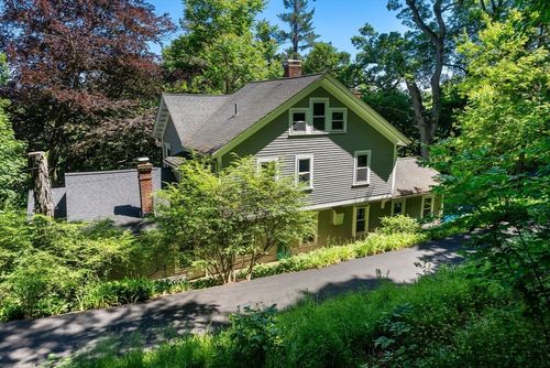 1 Hay Rd, Belmont, MA, 02478-1507 | Card Image