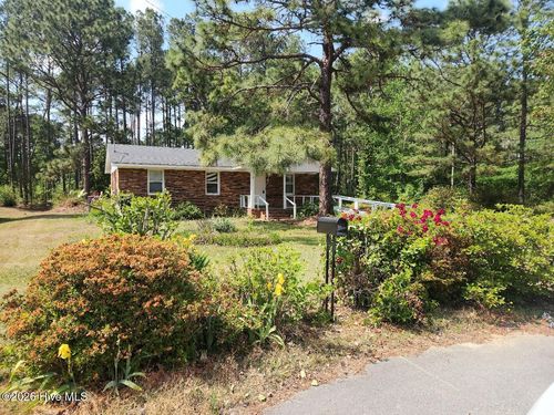 616 N Pine St, Roseboro, NC, 28382-8935 | Card Image