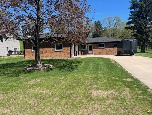 4065 Pinebrook Ln, Bettendorf, IA, 52722-6552 | Card Image