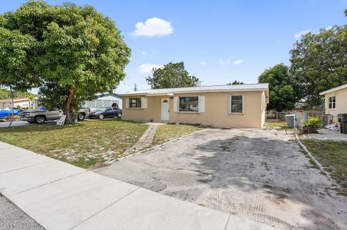 5624 S 37th Ct, Greenacres, FL, 33463-4722 | Card Image