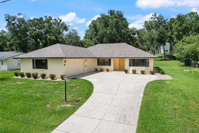 8087 E Decatur Court, House other with 3 bedrooms, 2 bathrooms and 3 parking in Floral City FL | Image 1