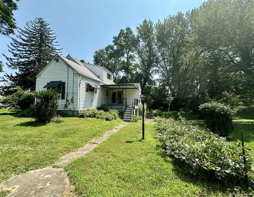 4 Coutant Ln, New Windsor, NY, 12553-7349 | Card Image