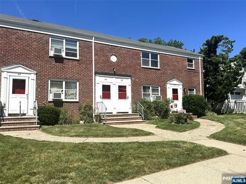 460 Heath Pl, Hackensack, NJ, 07601-1468 | Card Image
