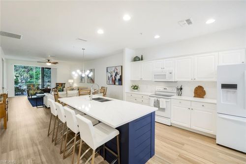 105-4843 Hampshire Ct, NAPLES, FL, 34112 | Card Image