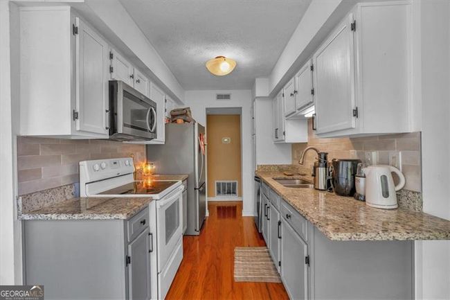 513 Glenleaf Dr, Condo with 2 bedrooms, 2 bathrooms and null parking in Peachtree Corners GA | Image 8