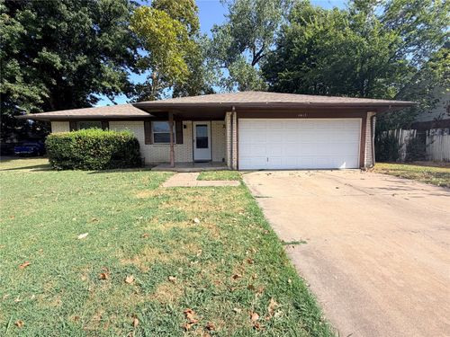 11613 E 24th St, Tulsa, OK, 74129-5621 | Card Image