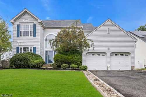 4 Melanie Ct, Raritan, NJ, 08869-1021 | Card Image