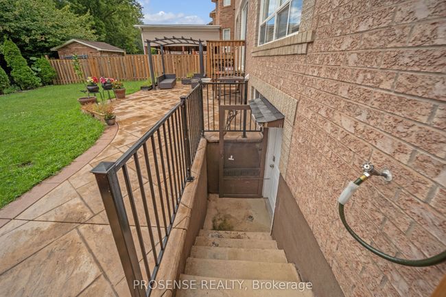 147 Whitwell Dr, House other with 6 bedrooms, 4 bathrooms and 4 parking in Brampton ON | Image 43