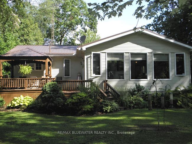 6016 Max Dr, House other with 2 bedrooms, 2 bathrooms and 6 parking in Kettle And Stony Point Fn ON | Image 5