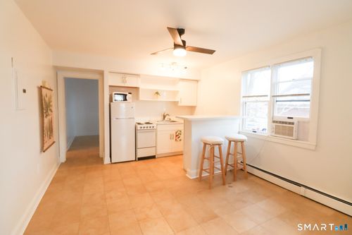 51 Franklin St, New London, CT, 06320-5956 | Card Image