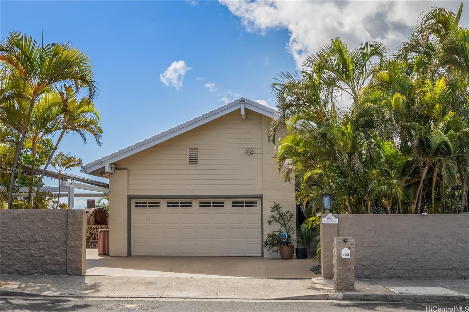Kaumoku St, Honolulu, HI 96825