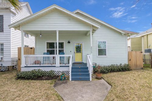 3923 Avenue M 1/2, Galveston, TX, 77550-3925 | Card Image