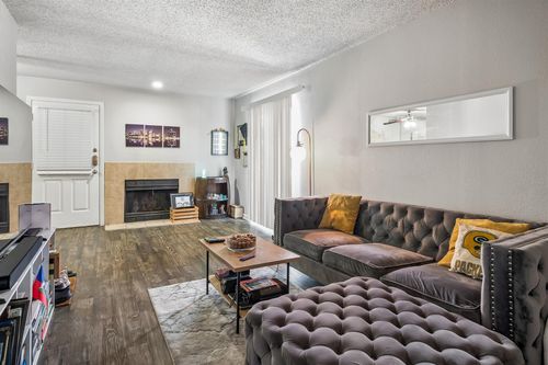 320-4502 Gaston Ave, Dallas, TX, 75246-1076 | Card Image