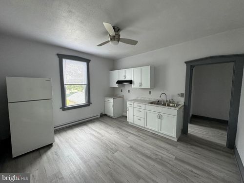 b-108 W State St, QUARRYVILLE, PA, 17566-1115 | Card Image