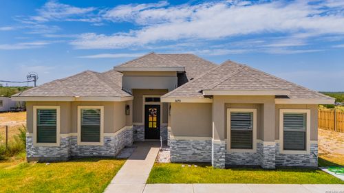 3853 White Tail Dr, Eagle Pass, TX, 78852-3657 | Card Image