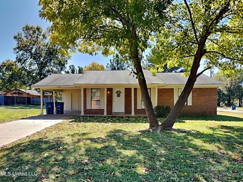 10369 French Fort Dr, Olive Branch, MS, 38654-9383 | Card Image