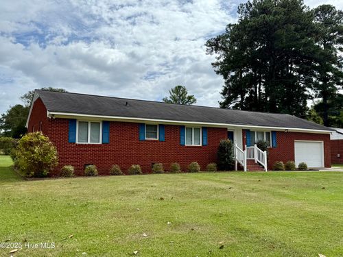 1005 Pinecrest St, Williamston, NC, 27892-2133 | Card Image