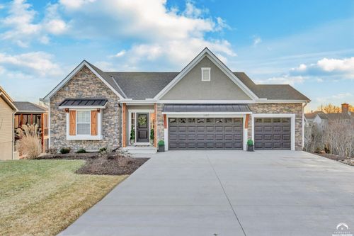 1347 Kanza Dr, Lawrence, KS, 66049-5036 | Card Image