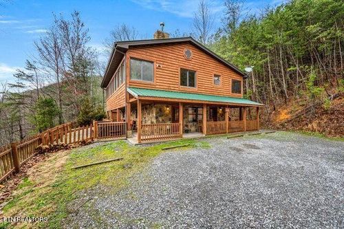 3746 Swearingen Way, Sevierville, TN, 37862-8591 | Card Image