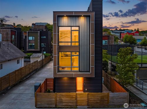 1761 20th Ave S, Seattle, WA, 98144-4454 | Card Image