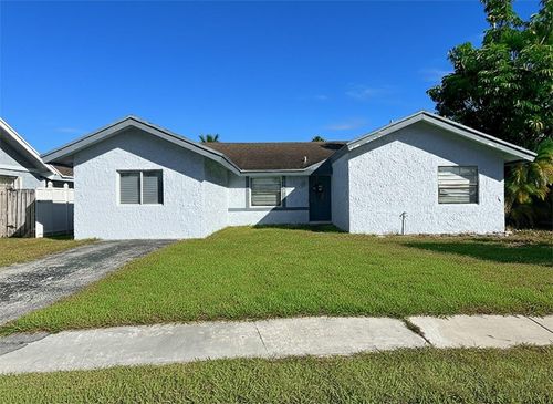 8205 Sw 12th Pl, North Lauderdale, FL, 33068-3525 | Card Image