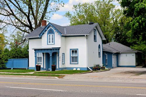 {{alt}} | Card Image