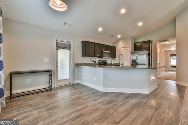 54 Crest View Dr, House other with 3 bedrooms, 2 bathrooms and null parking in Carnesville GA | Image 7