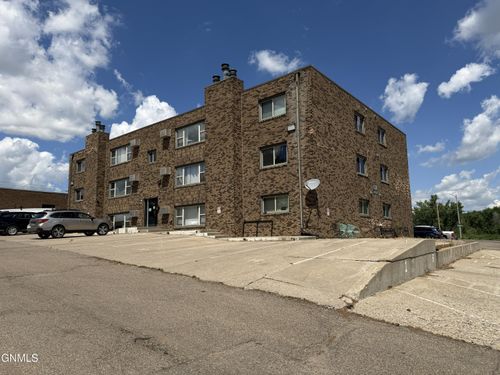 4-120 Lake Avenue, Bismarck, ND, 58504 | Card Image