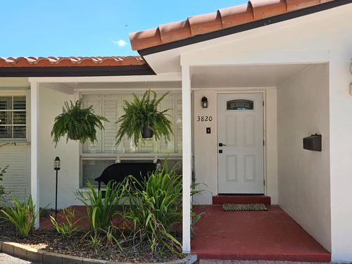 3820 Cleveland St, HOLLYWOOD, FL, 33021-4927 | Card Image