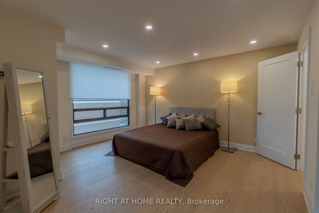 608 - 447 Walmer Rd, Condo with 3 bedrooms, 4 bathrooms and 2 parking in York ON | Image 32