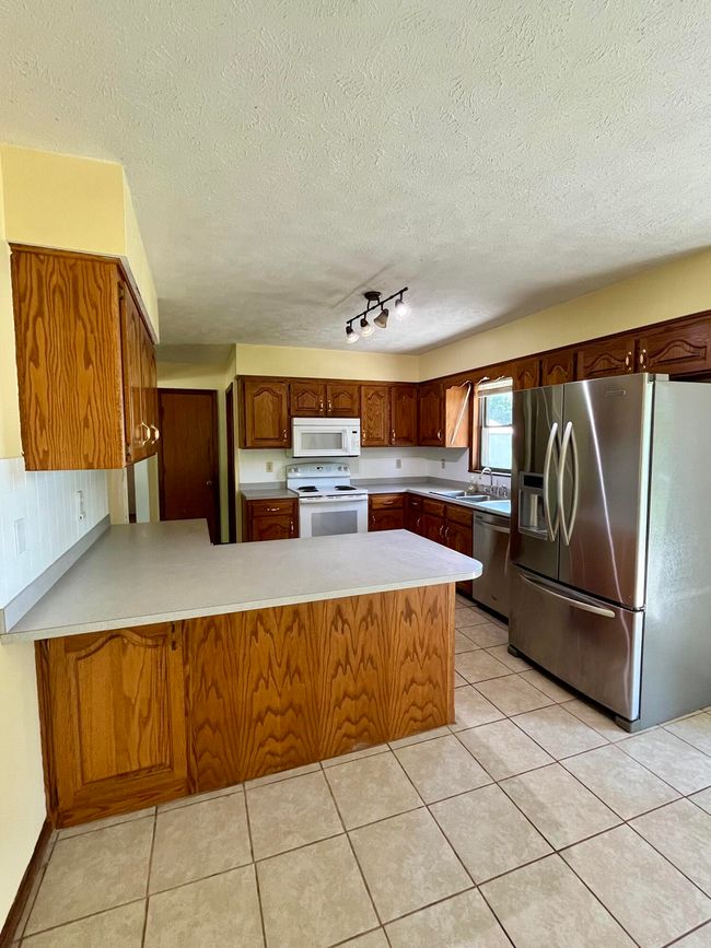 Kitchen | Image 8