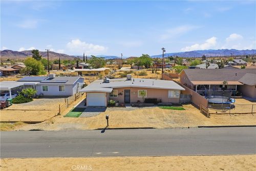 6327 Linda Lee Dr, Yucca Valley, CA, 92284-1305 | Card Image
