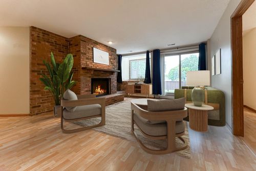 apt-18-350 Oakwood Dr, New Brighton, MN, 55112-3379 | Card Image
