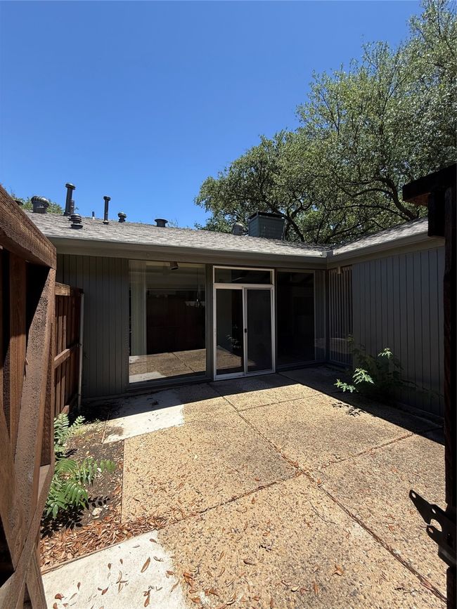 10527 Sandpiper Ln, Home with 3 bedrooms, 2 bathrooms and null parking in Dallas TX | Image 20