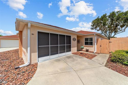 911 Medira Dr, LADY LAKE, FL, 32159-5784 | Card Image