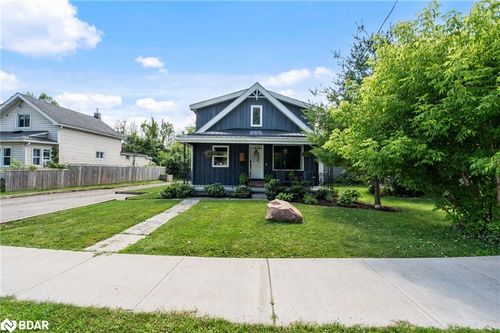 277 Gill St, Orillia, ON, L3V4K3 | Card Image