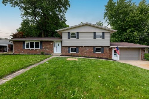 1922 Old Coach Rd, Springfield, OH, 45505-4524 | Card Image