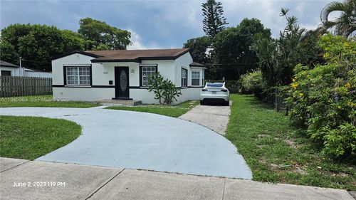 626 S 28th Ave, Hollywood, FL, 33020-4702 | Card Image