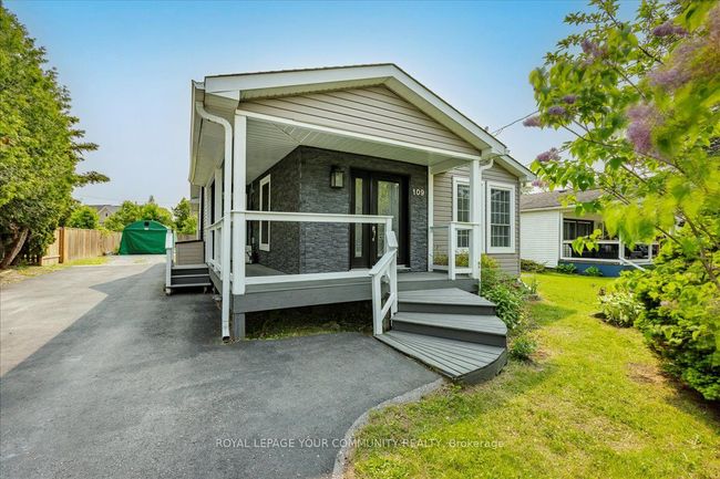 109 Maple Ave, House other with 2 bedrooms, 2 bathrooms and 6 parking in Sutton West ON | Image 4