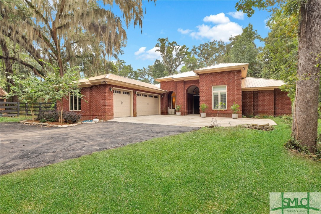 Grove Point Rd, Savannah, GA 31419