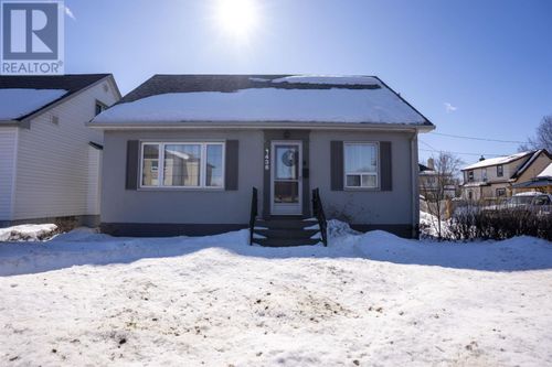 1436 Arthur St E, Thunder Bay, ON, P7E5N4 | Card Image