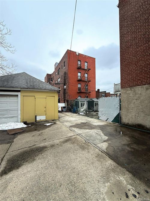 3958 65th St, Woodside, NY, 11377-3638 | Card Image