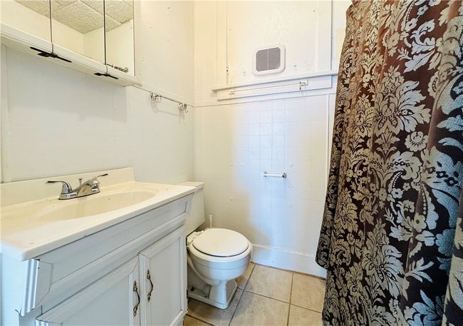 Apt 1 full bathroom | Image 14