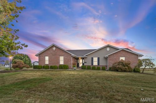 10 Austin Ct, Brighton, IL, 62012-1246 | Card Image