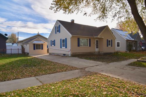 517 4th St, Sibley, IA, 51249-1321 | Card Image